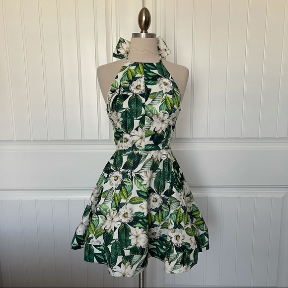 Lulu's Dresses & Skirts - Lulu’s Vintage Blooms Green Floral Print Dress